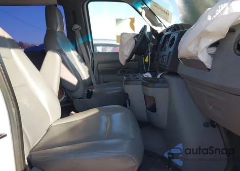 2009 Ford E-150 Commercial z USA, uszkodzony, nr VIN 1FTNS14W49DA69252